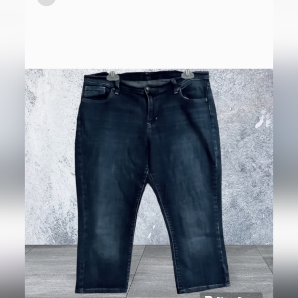Old Navy capris jeans size 14 blue 99%cotton,1%spandex